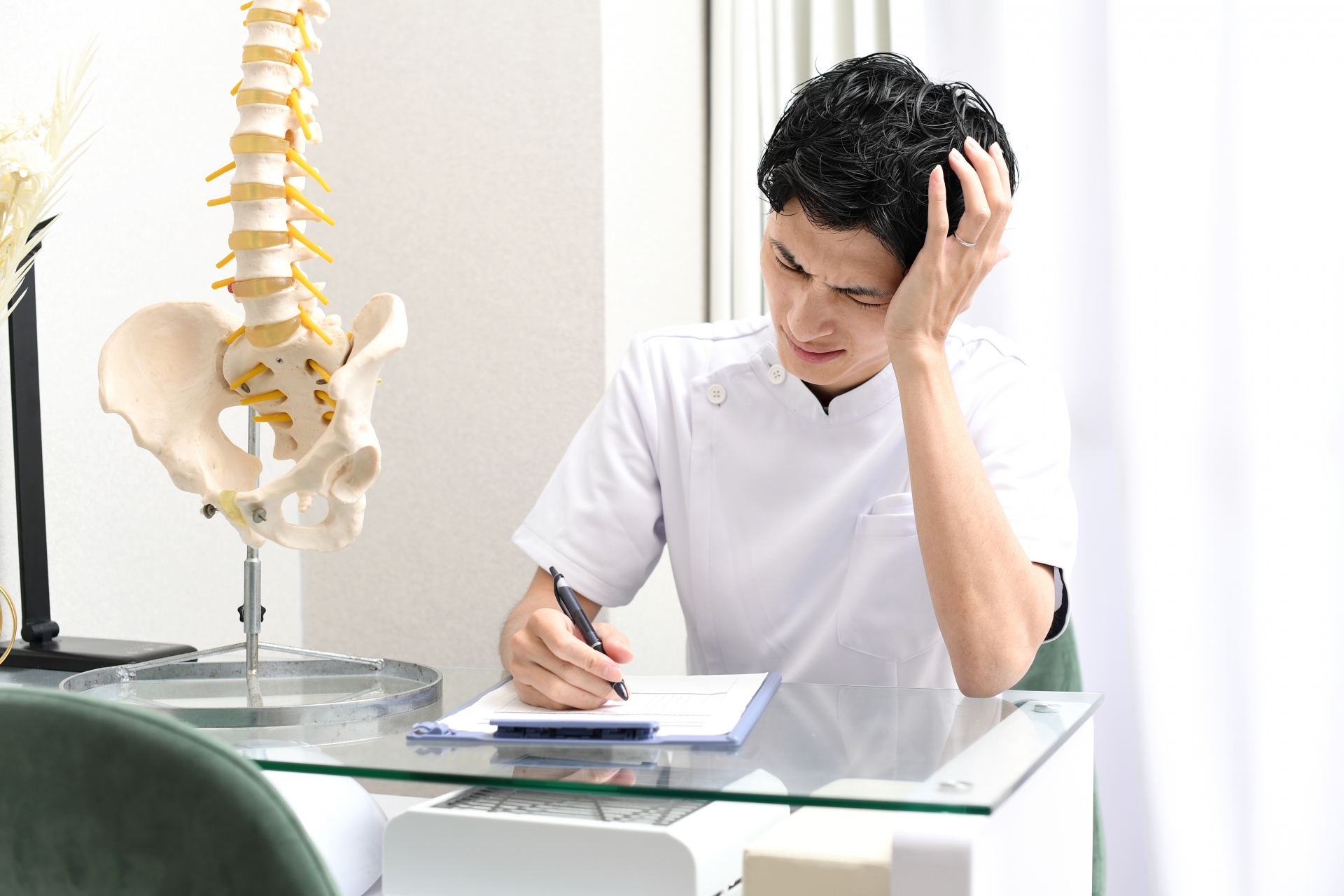 【クリニック・介護施設向け】診療報酬の“2ヶ月後の入金”を待たずに乗り切るAGビジネスサポート活用法